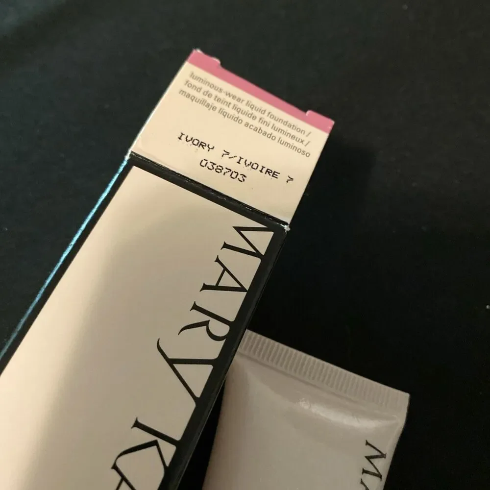 Mary Kay Timewise Luminous Wear Liquid Foundation Ivory 7
